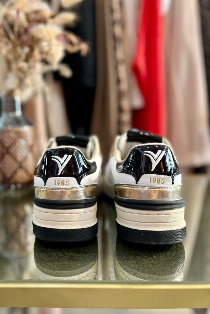 Baskets Almae, marque Victoria, couleur or et blanche