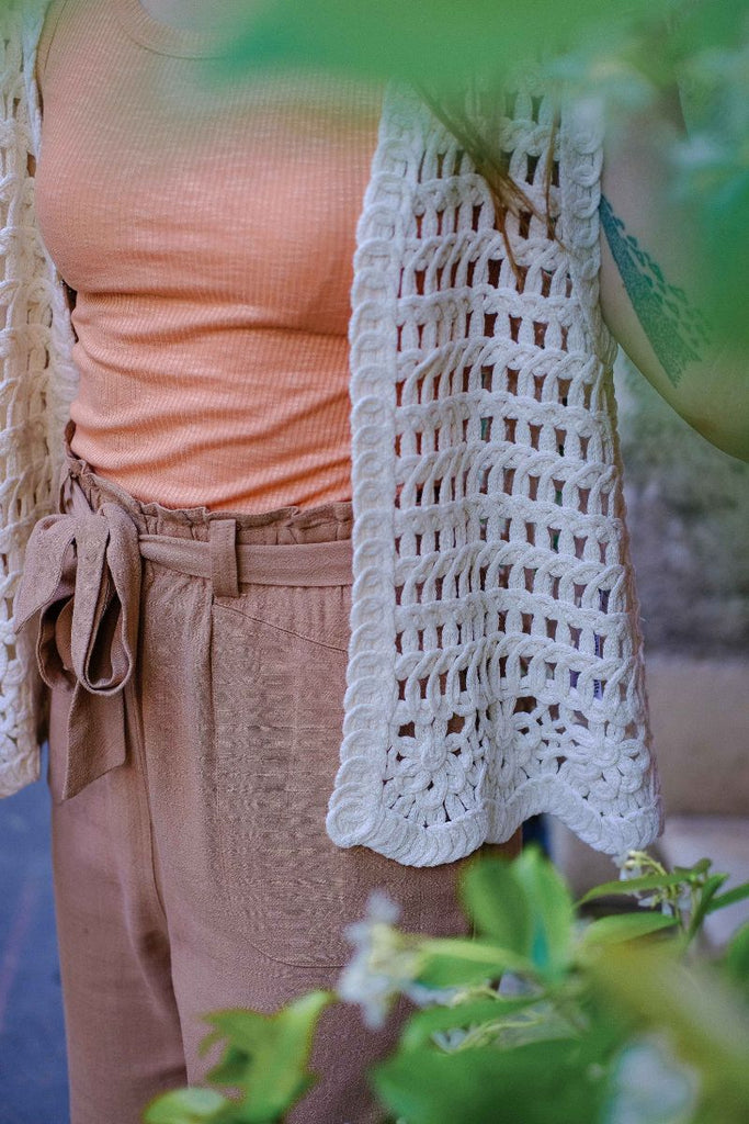 Gilet Vichaney, couleur écru, marque Vila, manches courtes, matière crochet