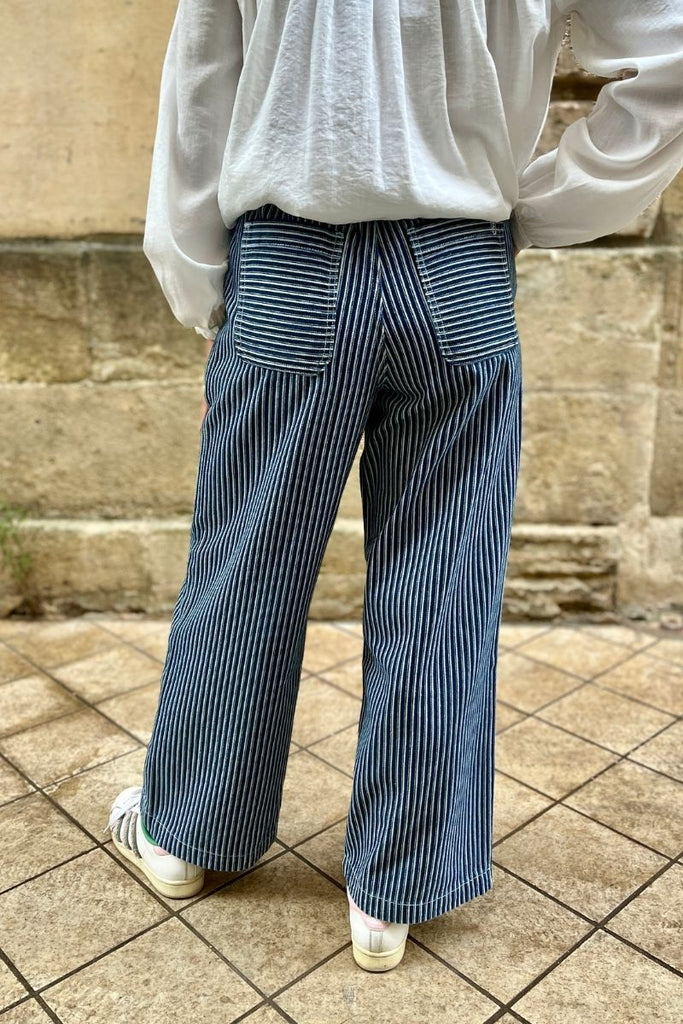 Jean bleuet, couleur bleu, marque Frnch, taille haute et élastique