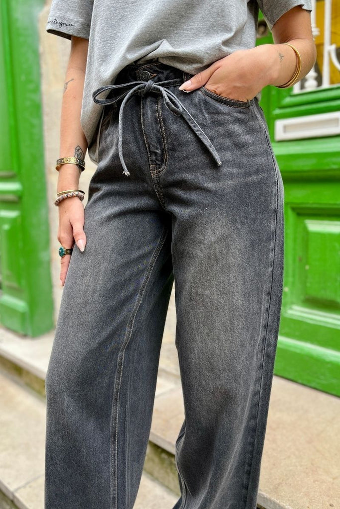 Jean Objrosie, couleur noir délavé, marque Object, taille haute, coupe Wide Leg