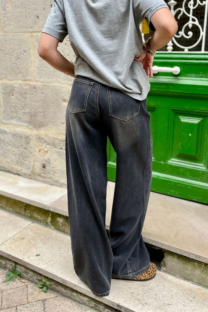Jean Objrosie, couleur noir délavé, marque Object, taille haute, coupe Wide Leg