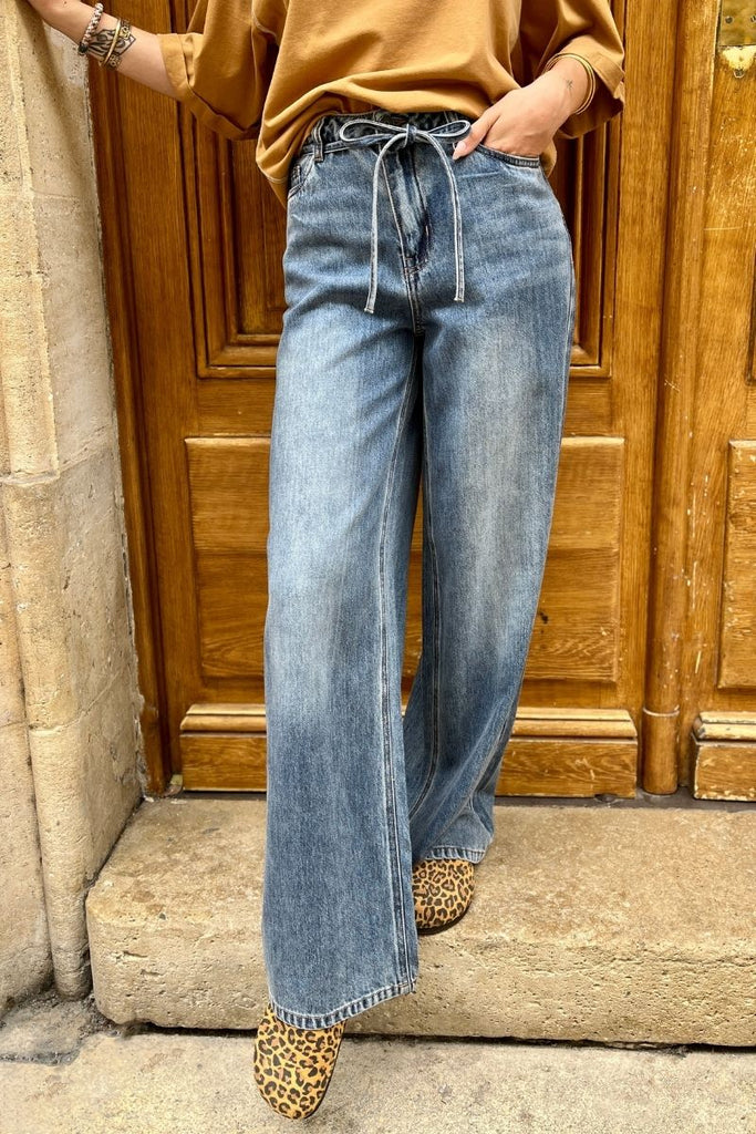 Jean Objrosie, couleur bleu jean, marque Object, taille haute, coupe Wide Leg