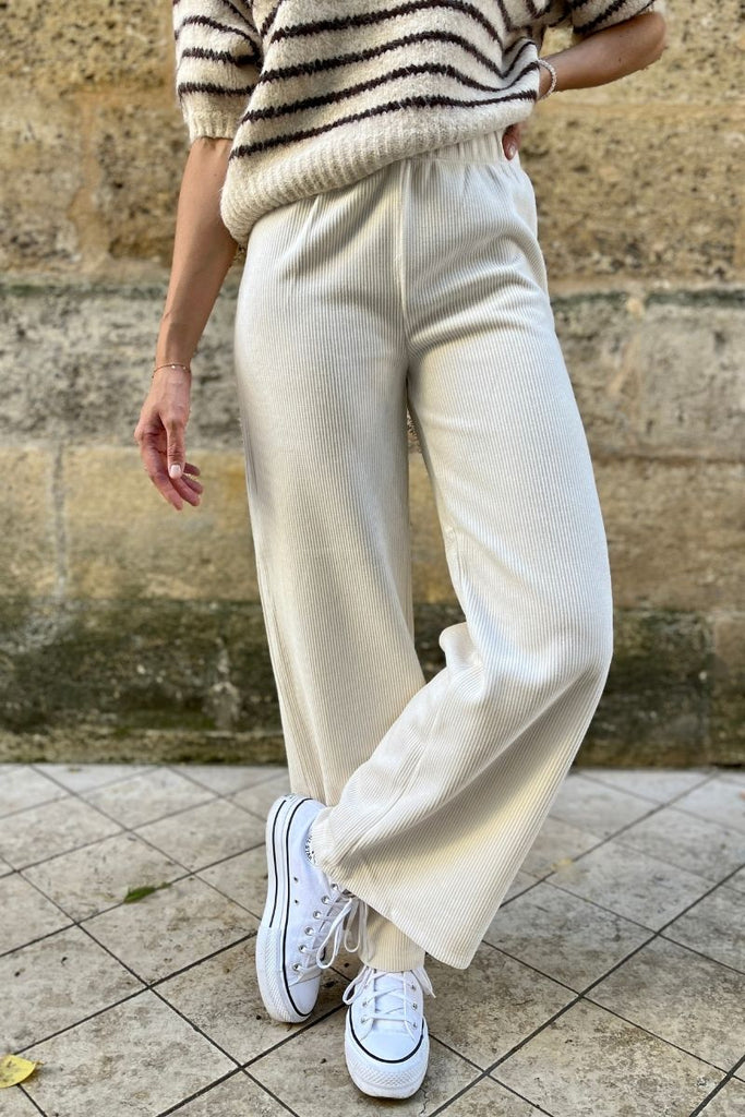 Pantalon Cola, couleur écru, marque Rue Mazarine, taille élastique, coupe droite, matière velours côtelé