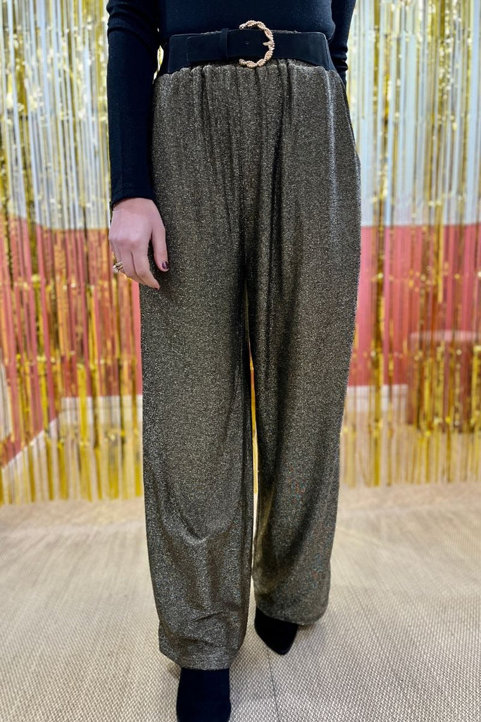 Pantalon Lorenzo, couleur dorée, marque Grace & Mila, coupe large, taille haute et élastique, matière pailletée