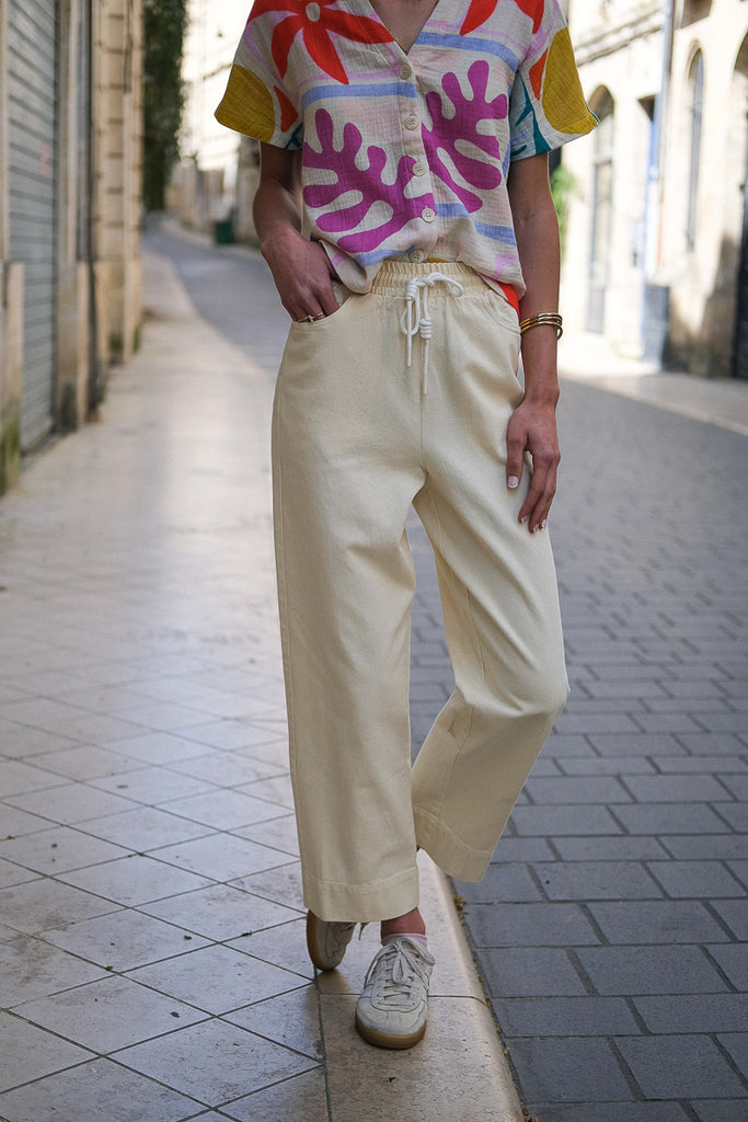 Pantalon Primo, couleur beige, marque Laure et Max, coupe droite