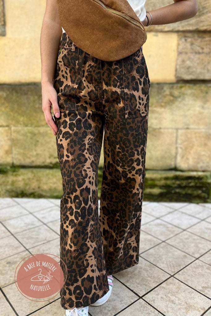 Pantalon Prunella, couleur marron et noir, motifs leopard, marque Frnch, coupe droite loose