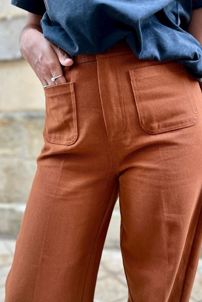 Pantalon Sole, couleur camel, marque Grace & Mila, taille haute, coupe 7/8ème