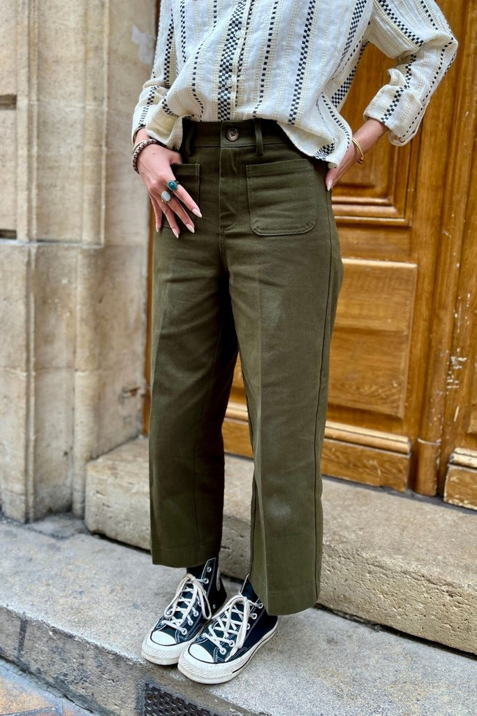 Pantalon Sole, couleur vert foret, marque Grace & Mila, taille haute, coupe droite et 7/8ème
