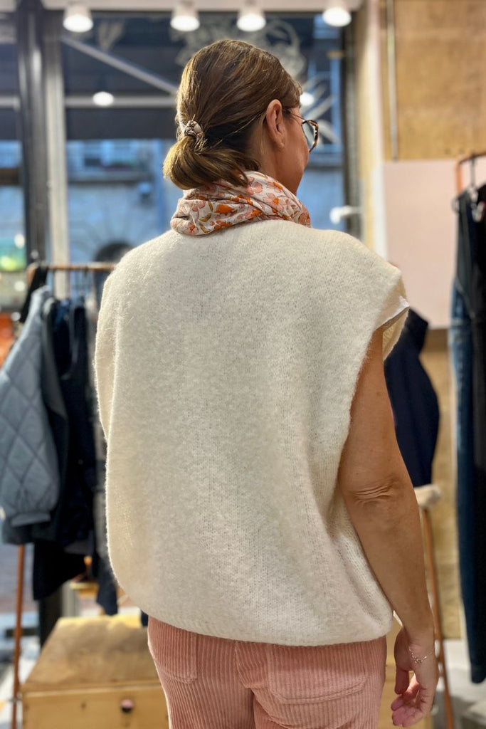 Pull Luke, couleur écru, sans manches, encolure V