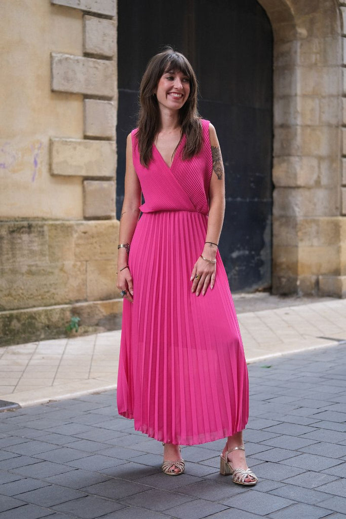 Robe Amélia, couleur fuchsia, robe plissée, robe longue, taille élastique