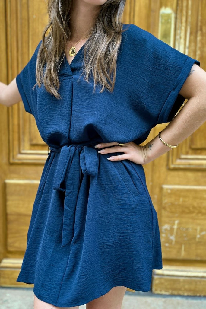 Robe Helene, couleur marine, coupe droite et loose