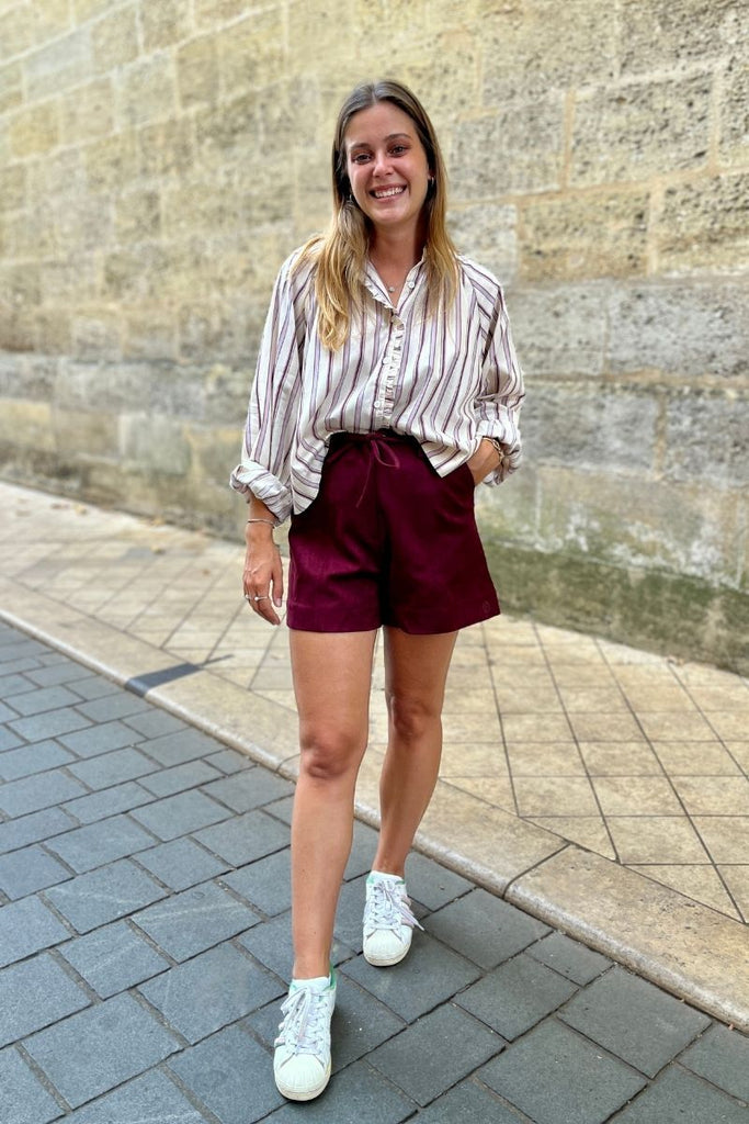 Short Ginette, couleur bordeaux, marque Frnch, matière suédine