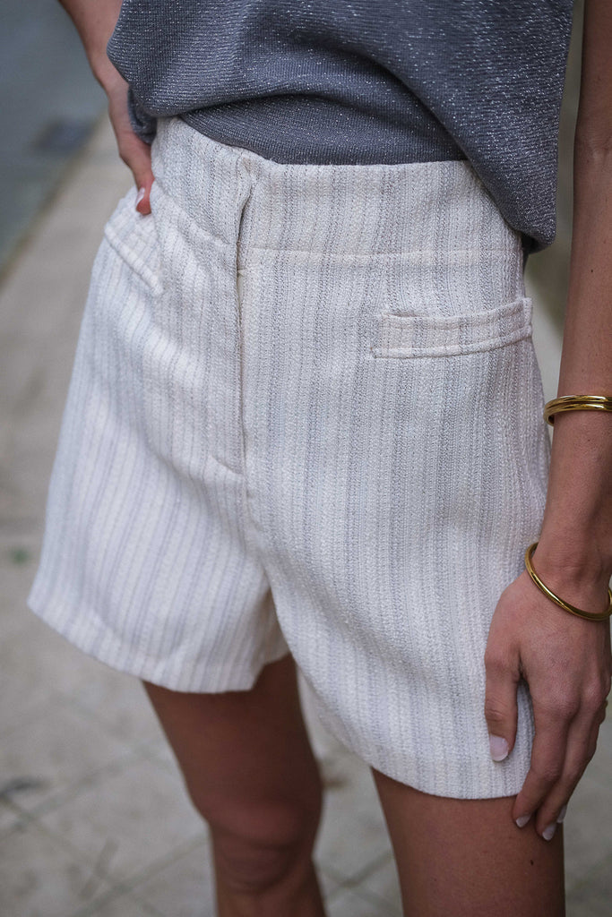 Short Laura, couleur ecru, marque Artlove